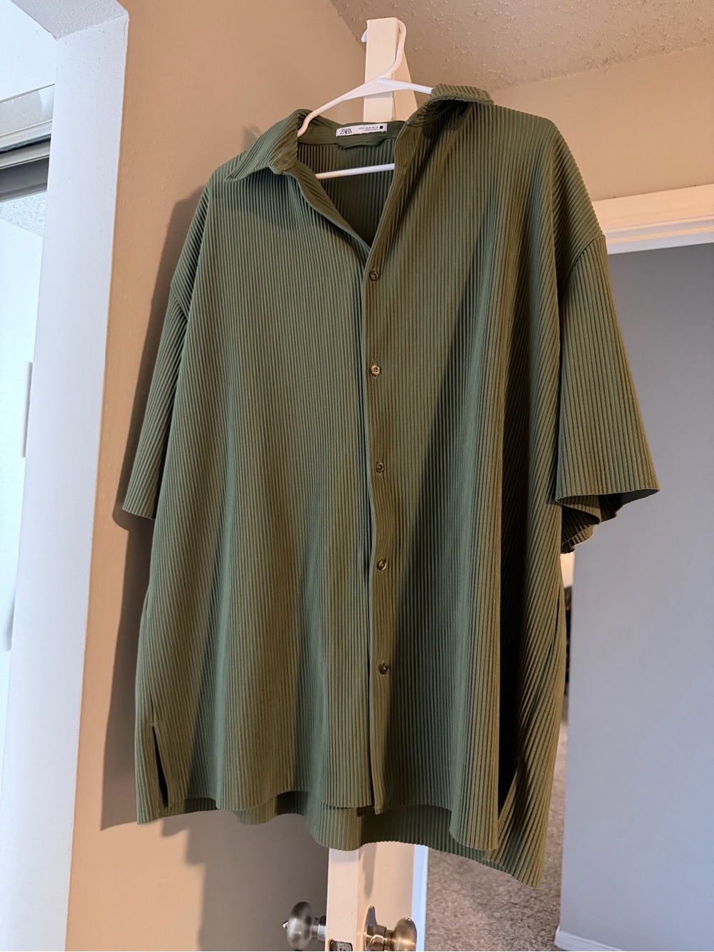 Zara Olive Ribbed Short-Sleeve Button-Down Shirt